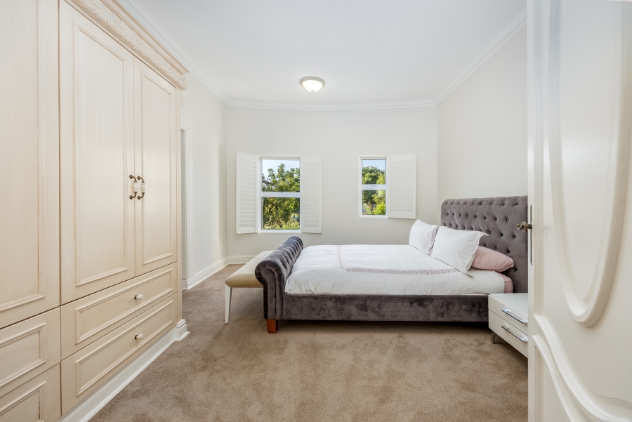 5 Bedroom Property for Sale in Val De Vie Estate Western Cape